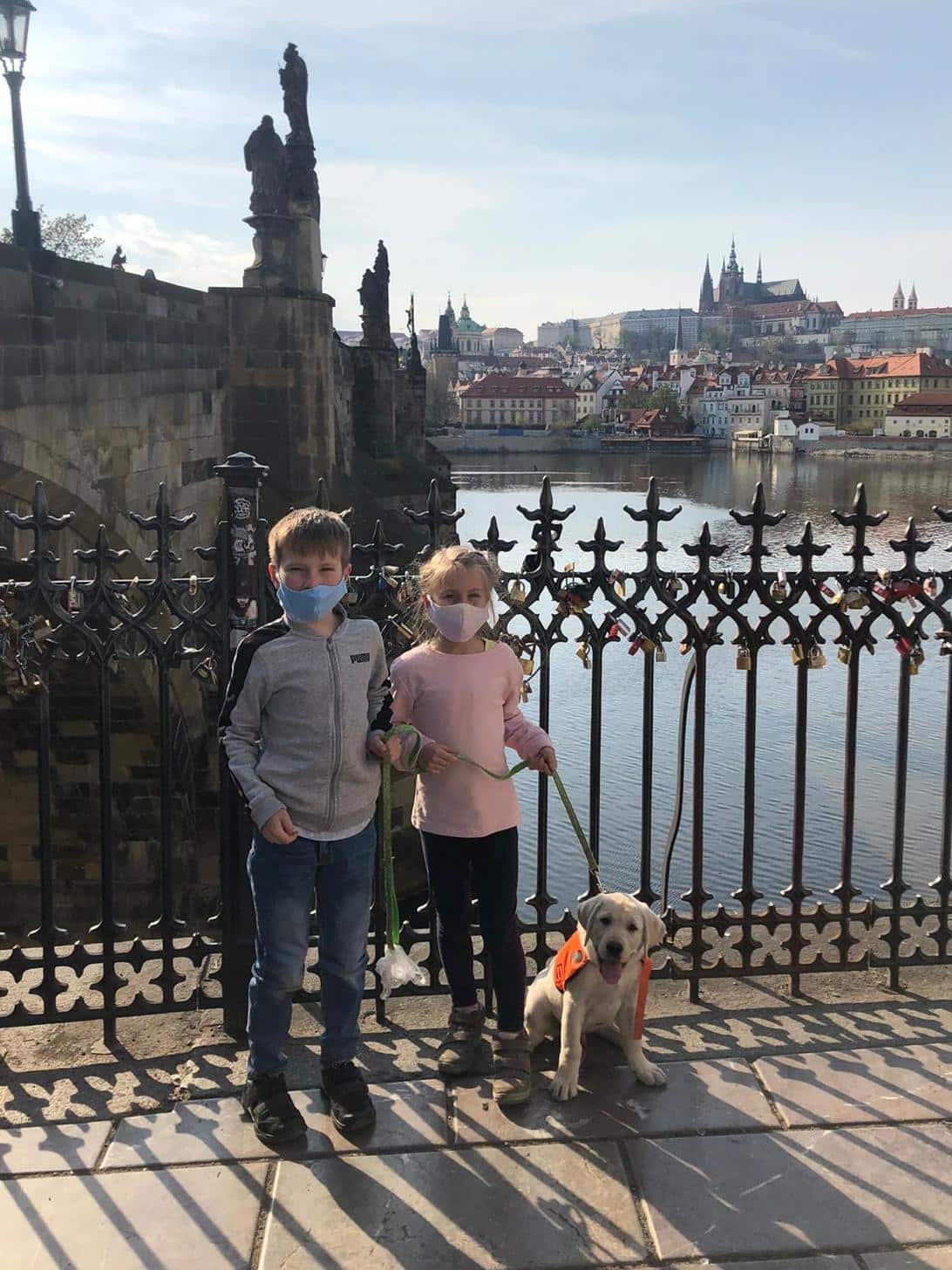 Falco s dětmi na procházce Prahou