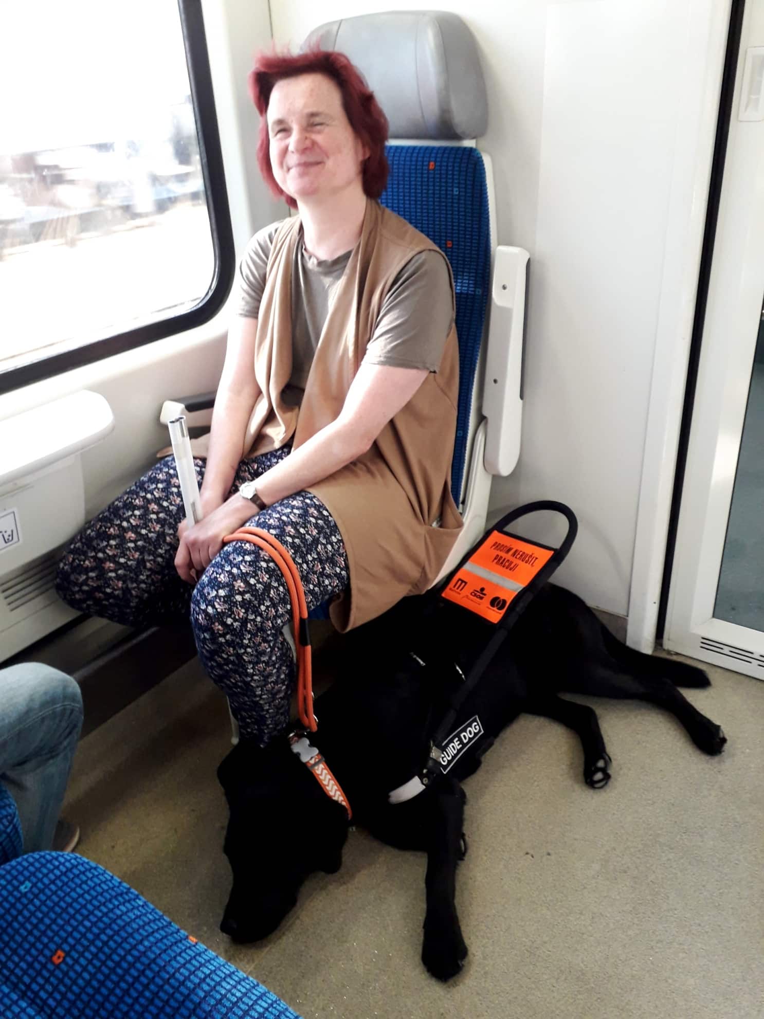 Radka a Demi ve vlaku